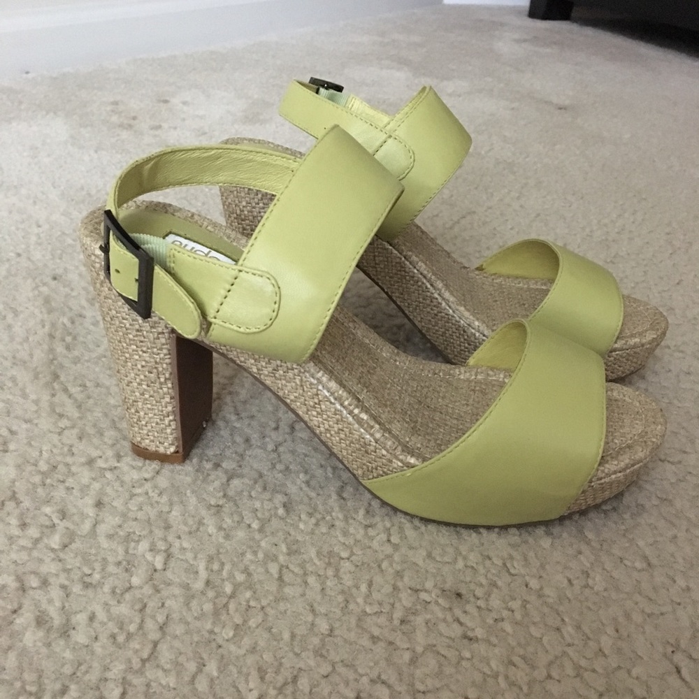 Women’s shoes